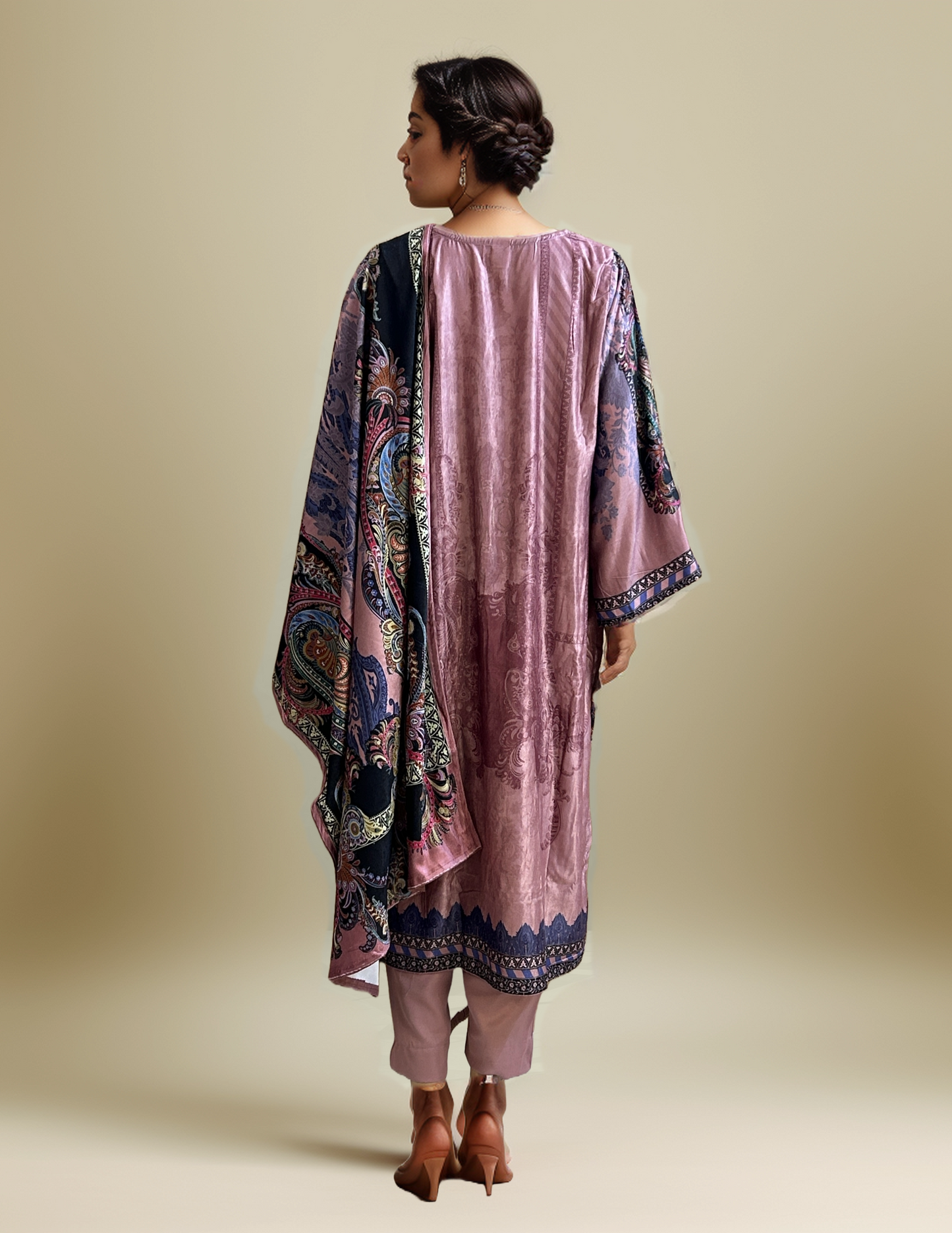 Nurah Women velvet Kurta with digital printed velvet dupatta
